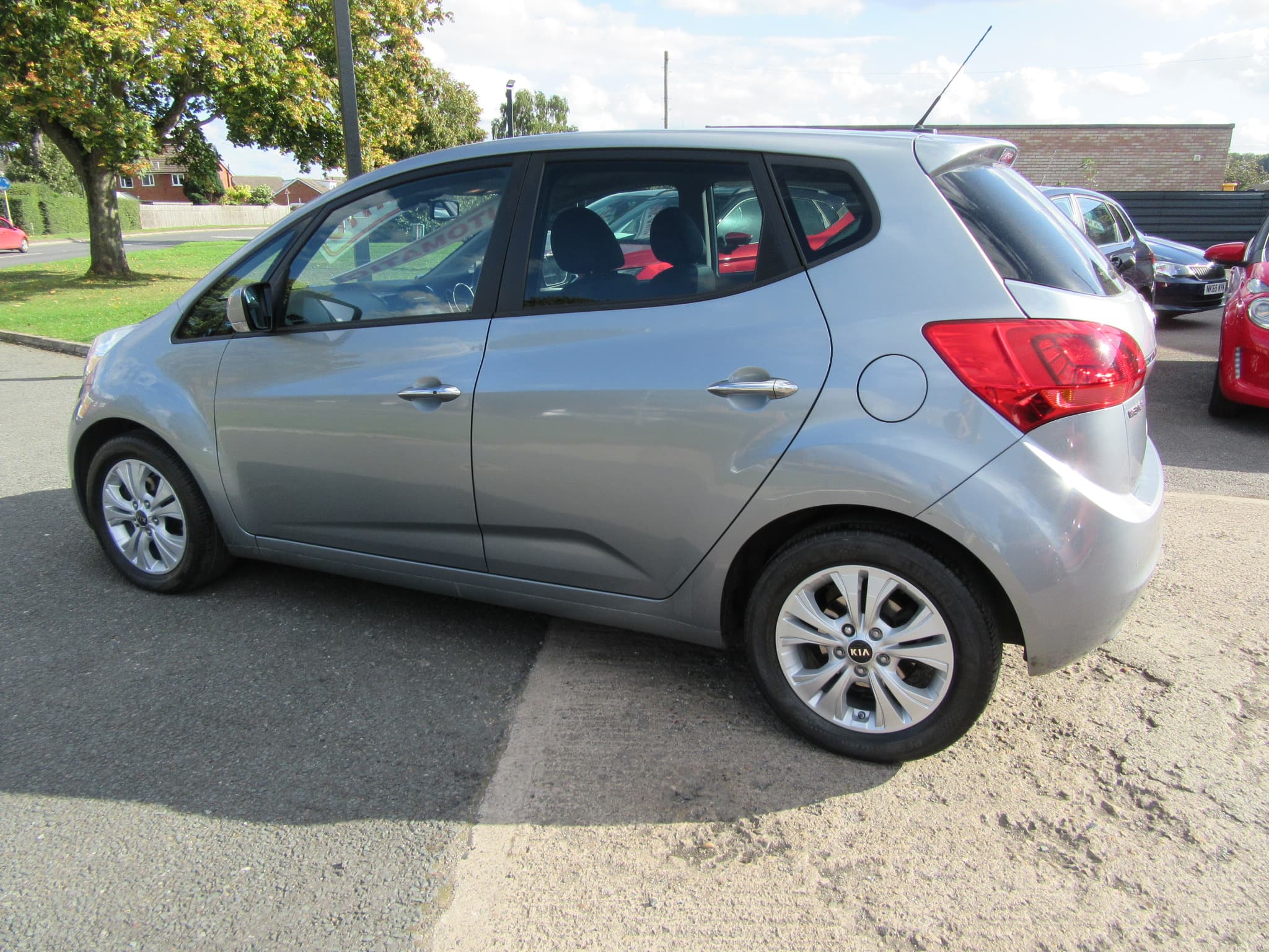 Kia Venga 4 Auto - Image 5