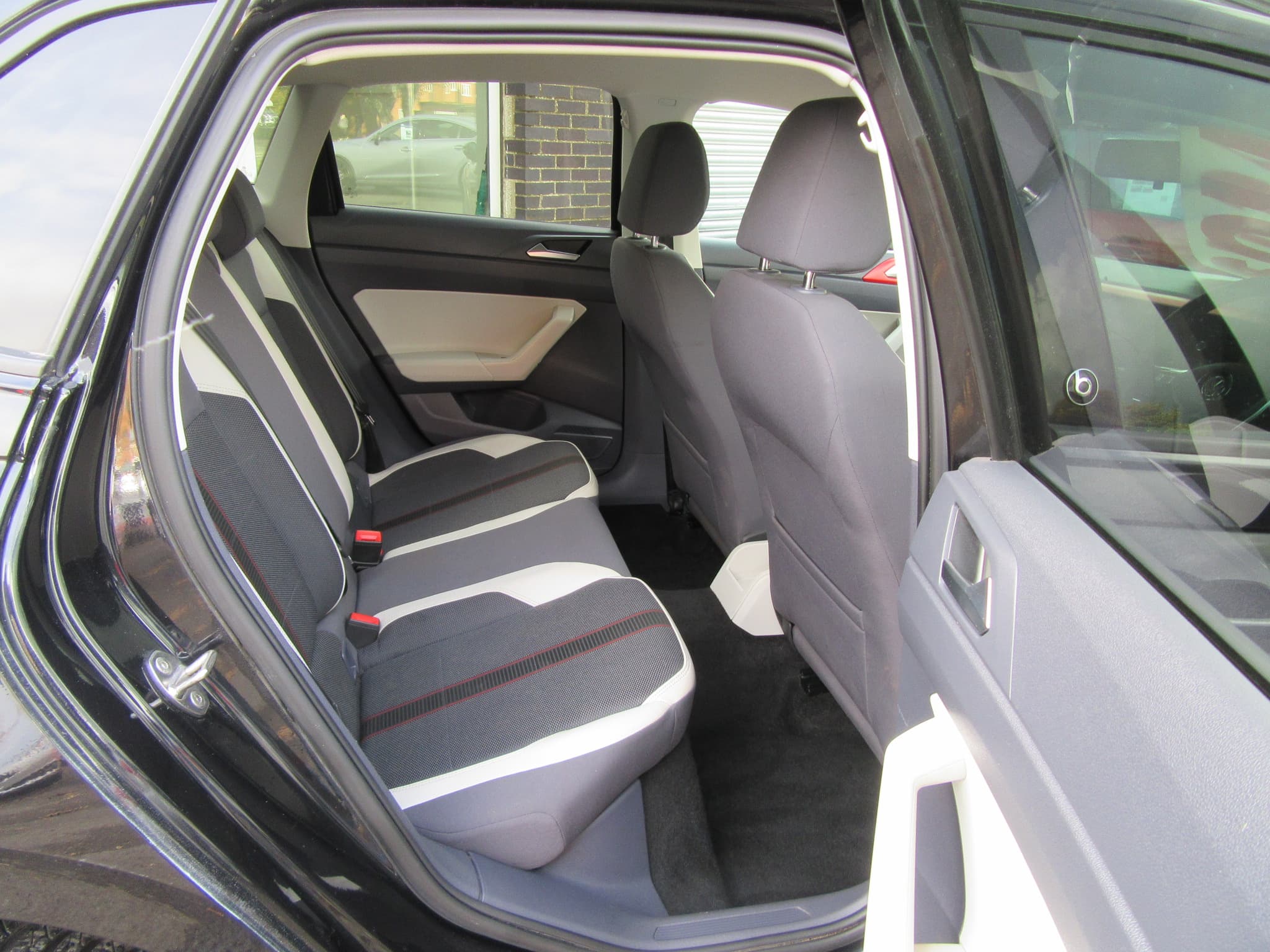Volkswagen Polo Beats TSi - Image 20