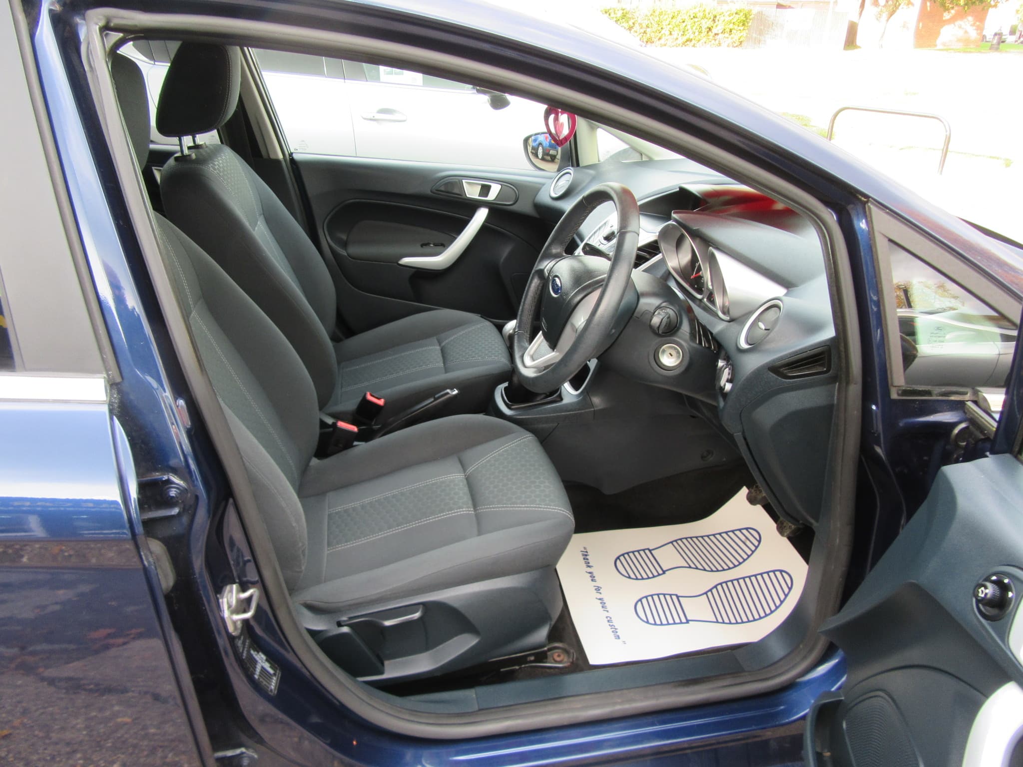 Ford Fiesta Zetec - Image 16