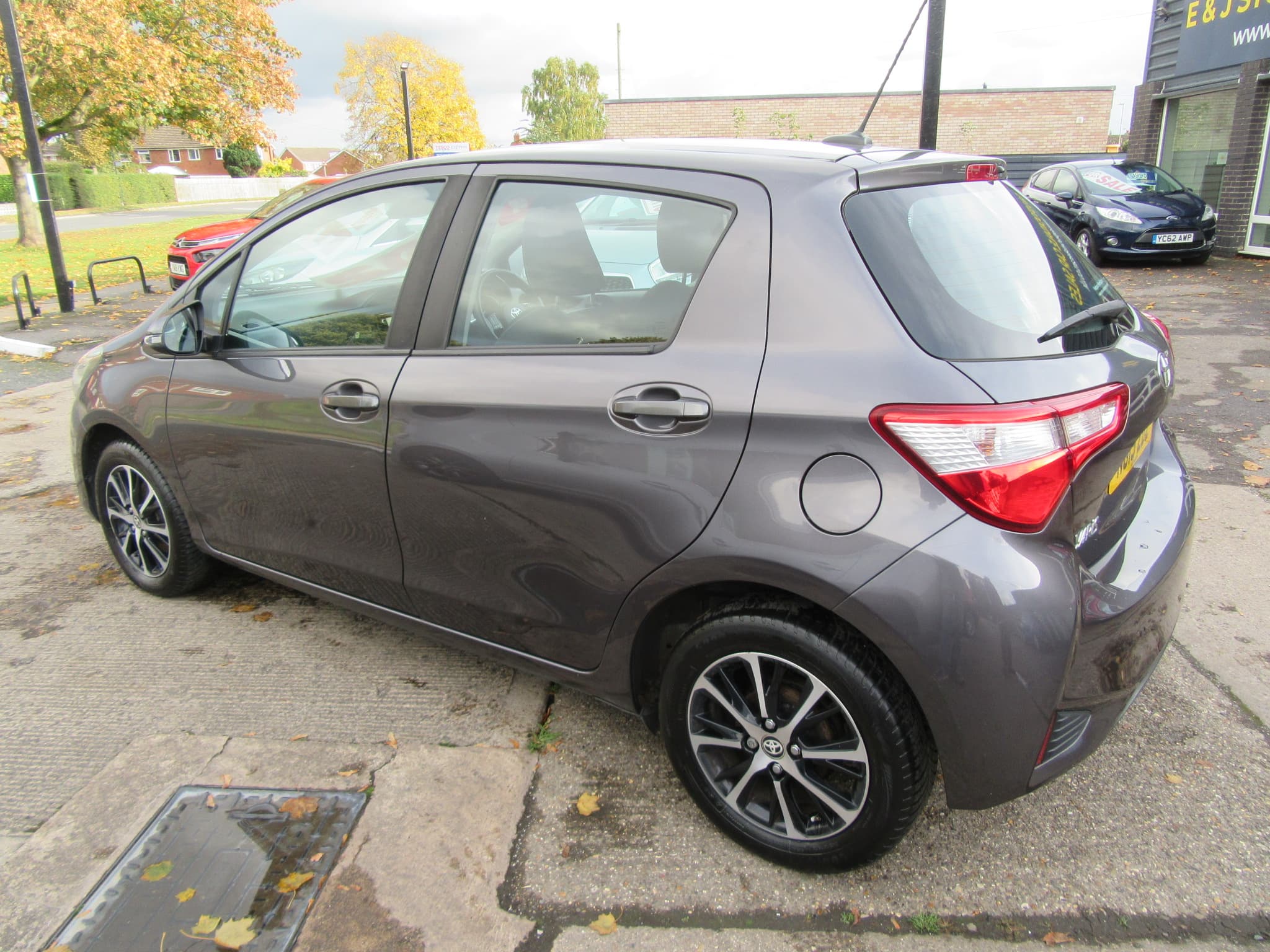 Toyota Yaris Icon Tech VVT-i - Image 4