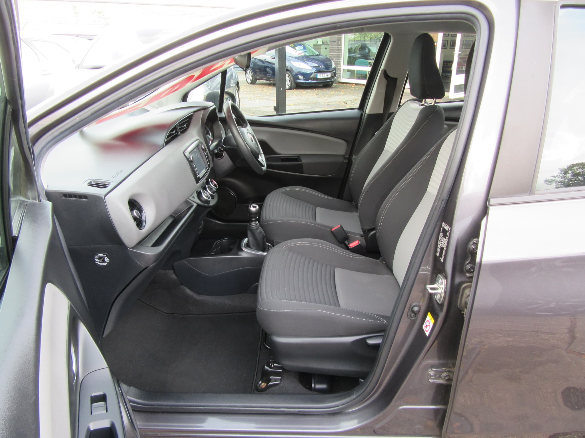 Toyota Yaris Icon Tech VVT-i - Image 19