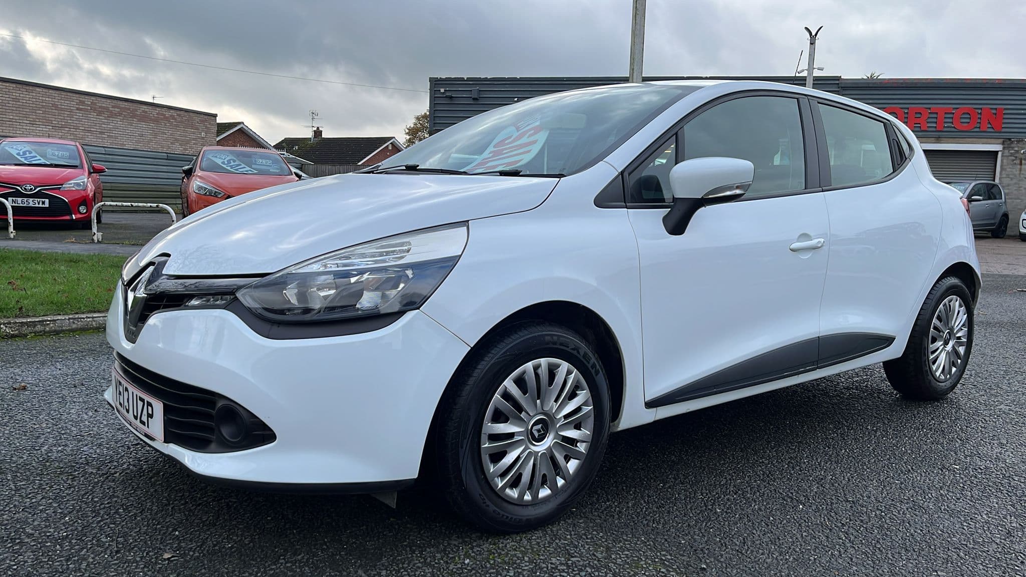 Renault Clio Expression 16v - Image 3