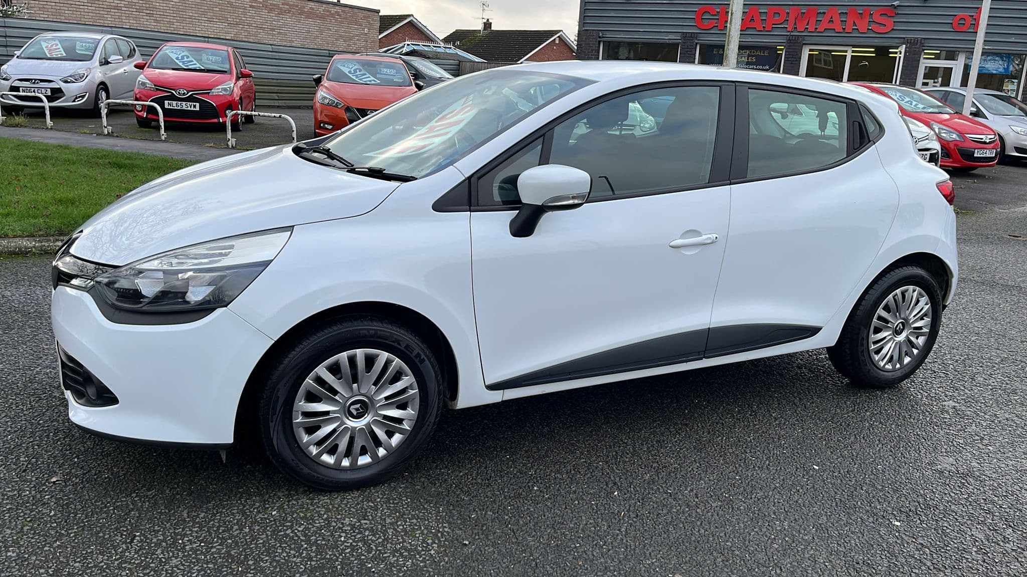 Renault Clio Expression 16v - Image 4