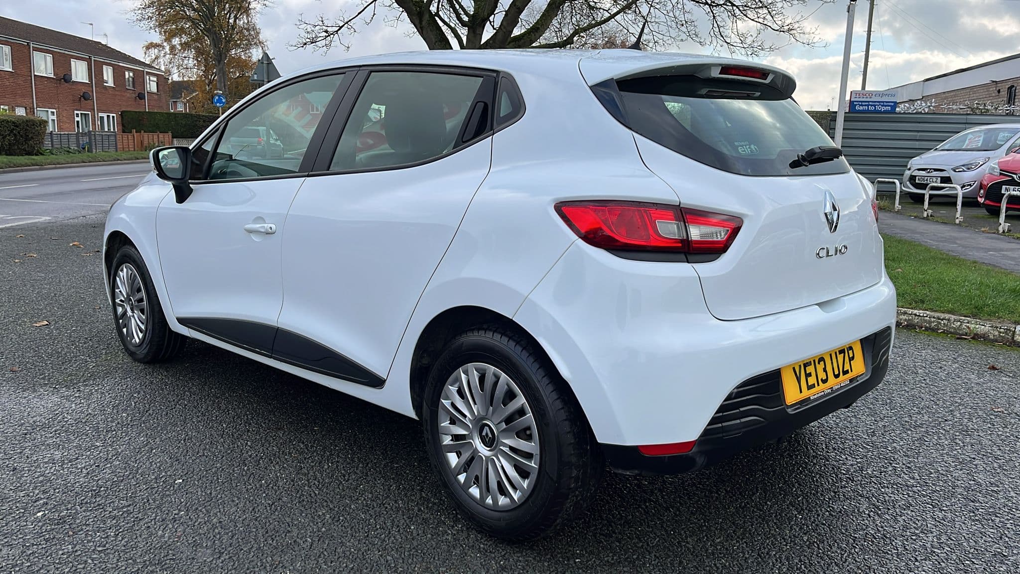 Renault Clio Expression 16v - Image 6