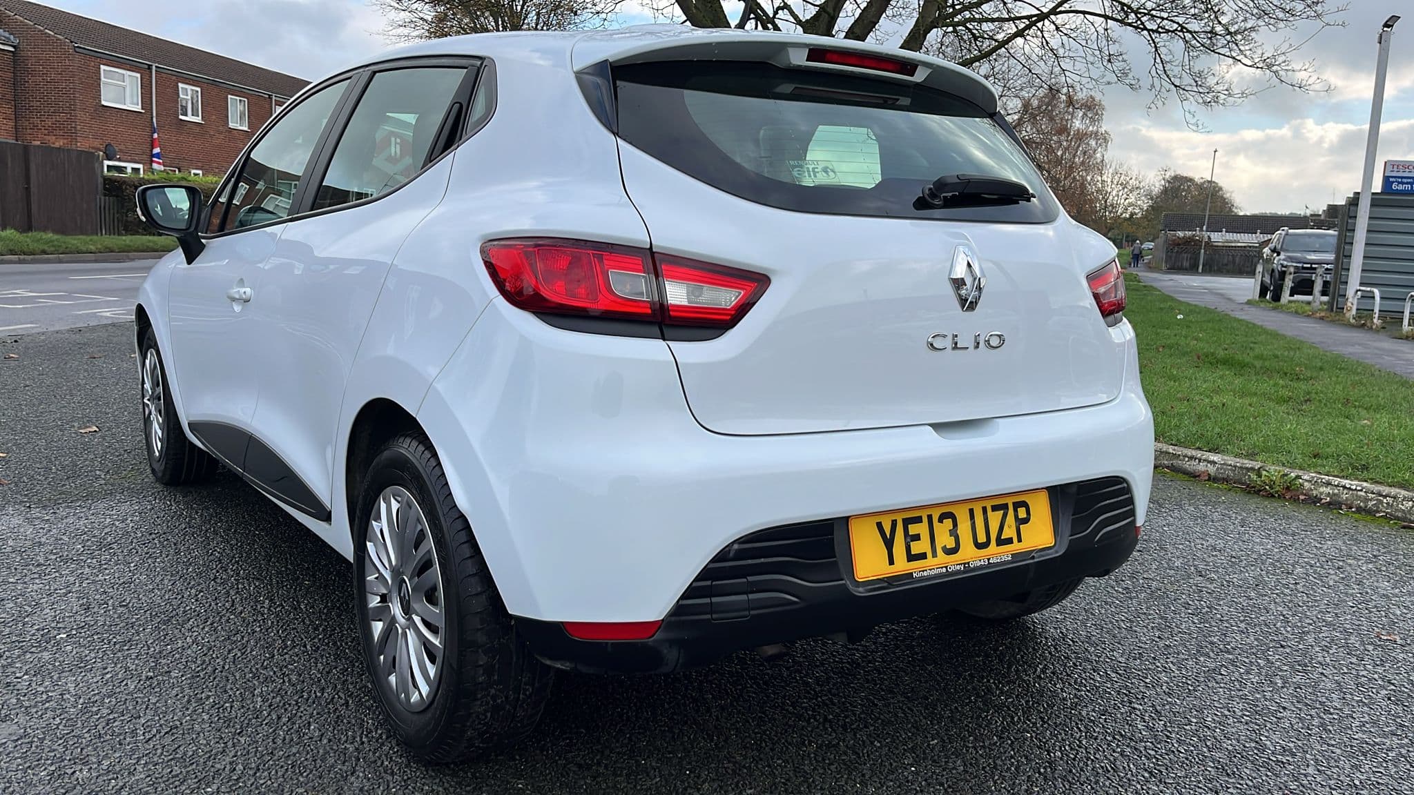 Renault Clio Expression 16v - Image 8