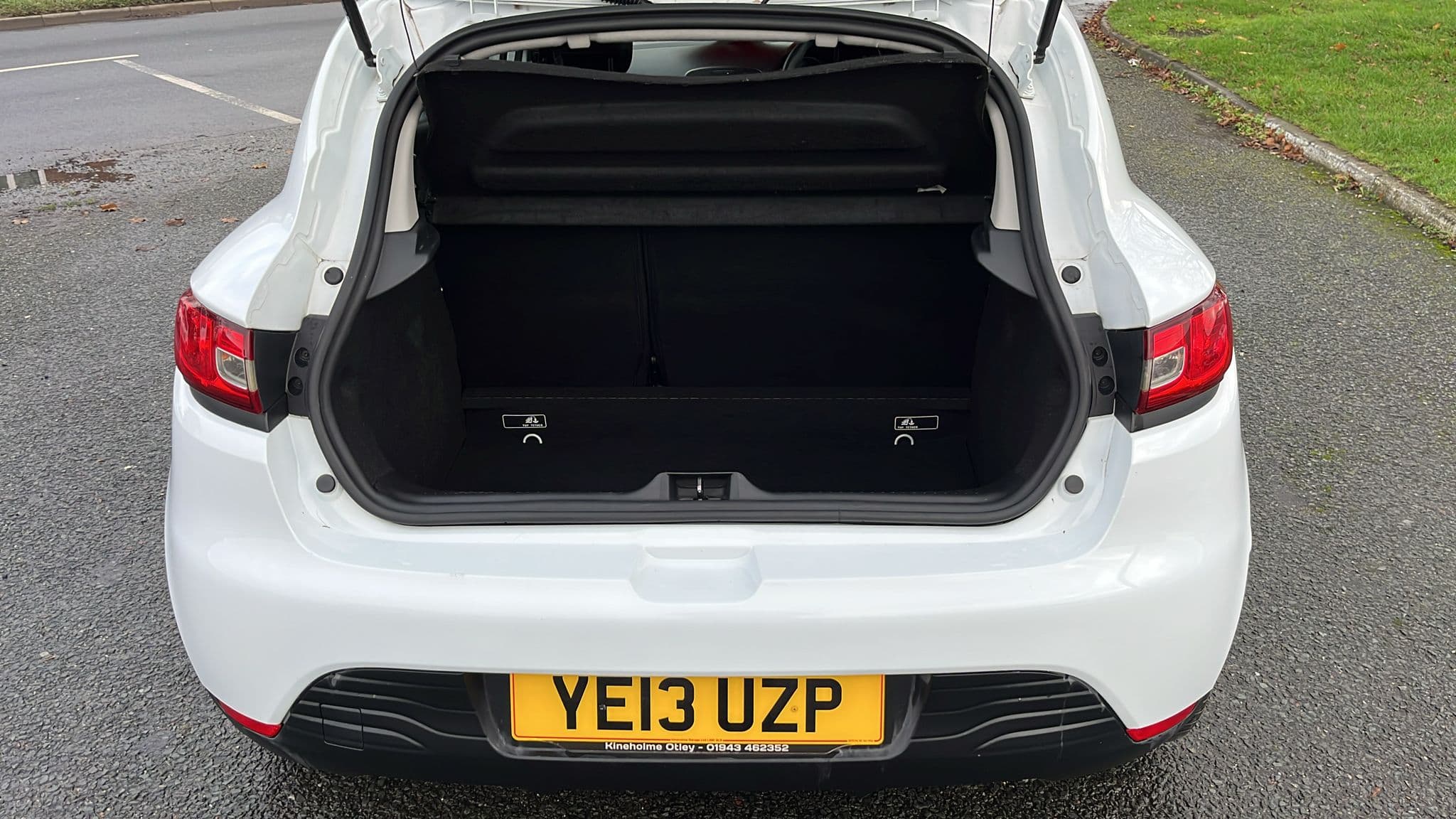 Renault Clio Expression 16v - Image 9