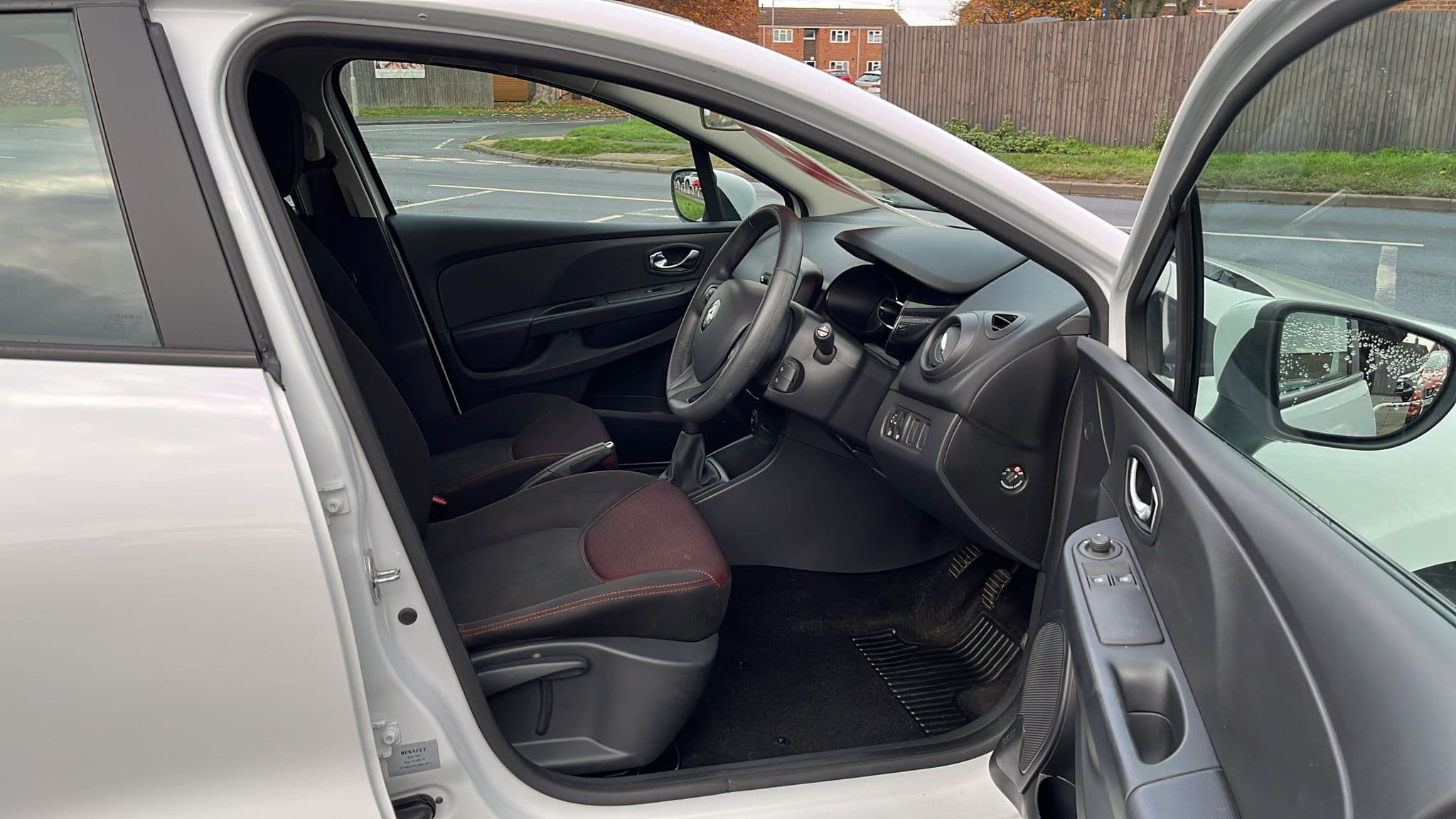 Renault Clio Expression 16v - Image 10