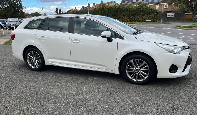 Toyota Avensis 1.6 D-4D Business Edition Touring full
