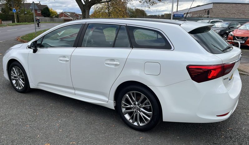 Toyota Avensis 1.6 D-4D Business Edition Touring full