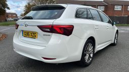Toyota Avensis 1.6 D-4D Business Edition Touring full