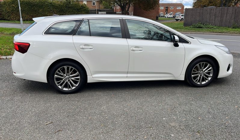 Toyota Avensis 1.6 D-4D Business Edition Touring full