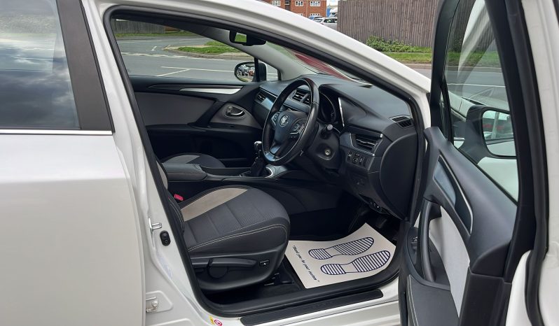 Toyota Avensis 1.6 D-4D Business Edition Touring full