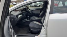 Toyota Avensis 1.6 D-4D Business Edition Touring full